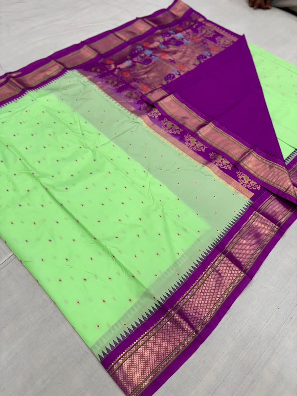 Pythoni Gadwal Saree