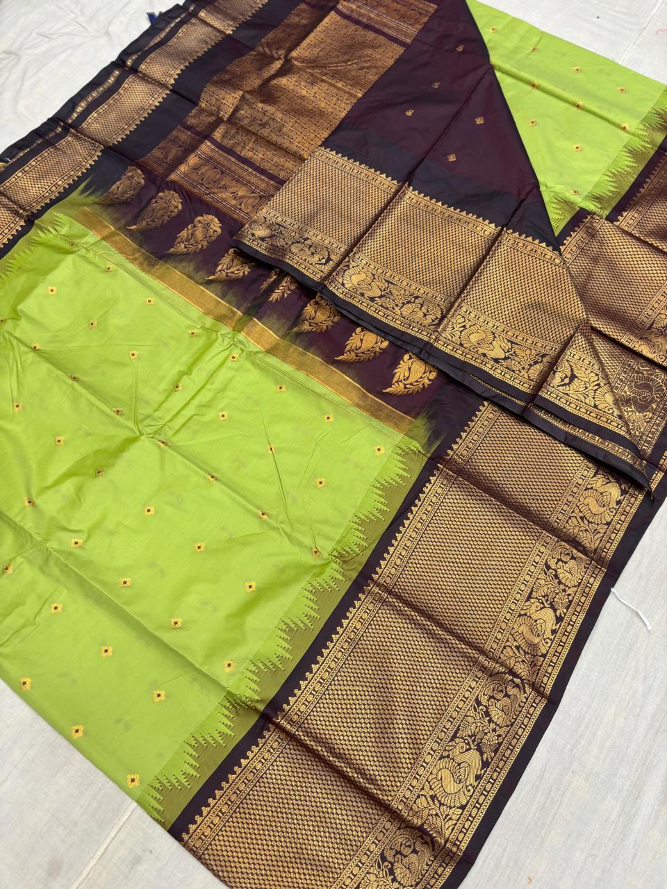 Semi gadwal saree