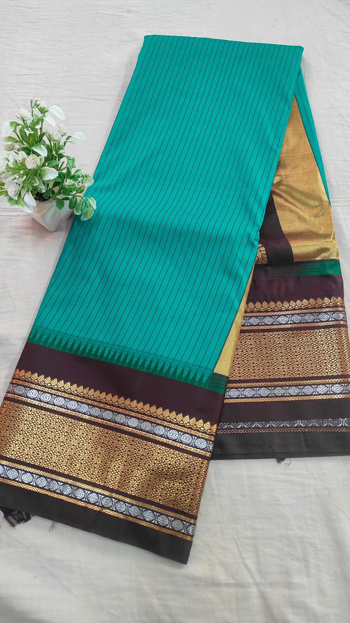 Semi gadwal Lins sarees